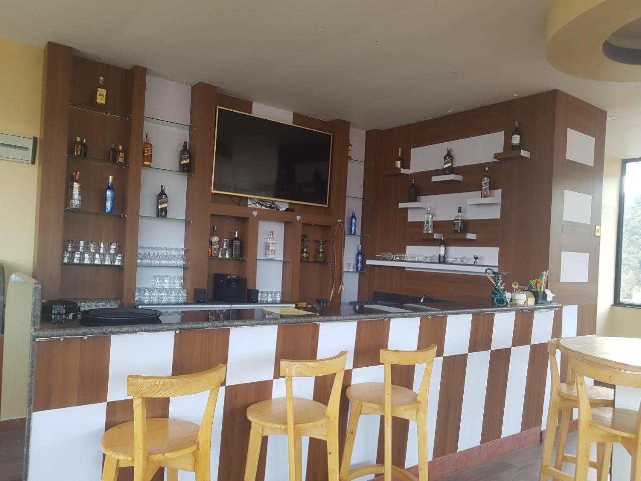 Om Gaura Hotel Pokhara Esterno foto