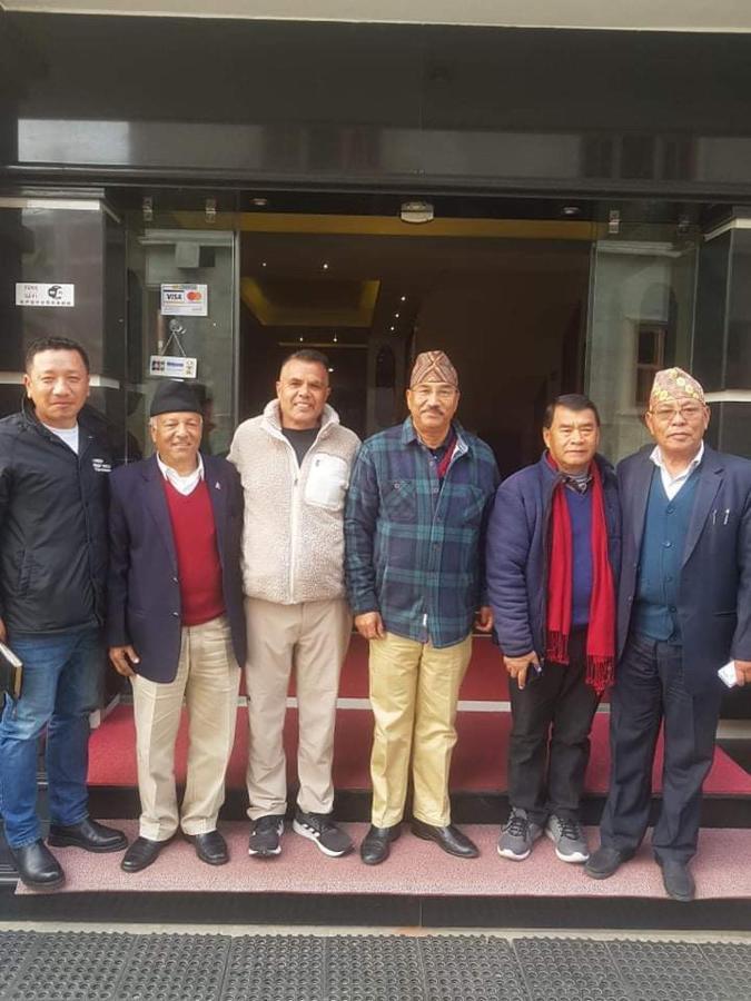 Om Gaura Hotel Pokhara Esterno foto